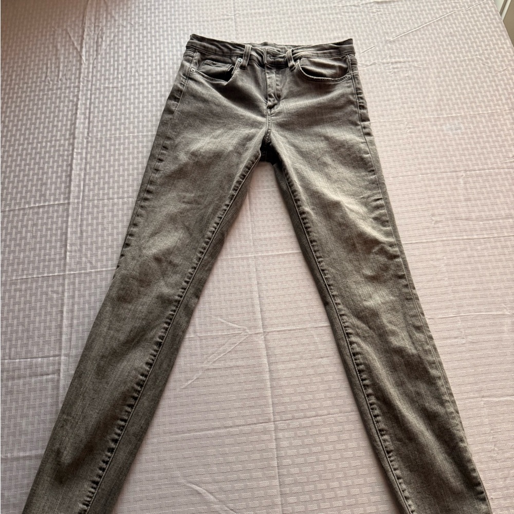 Stylish Gray Women's Skinny Jeans